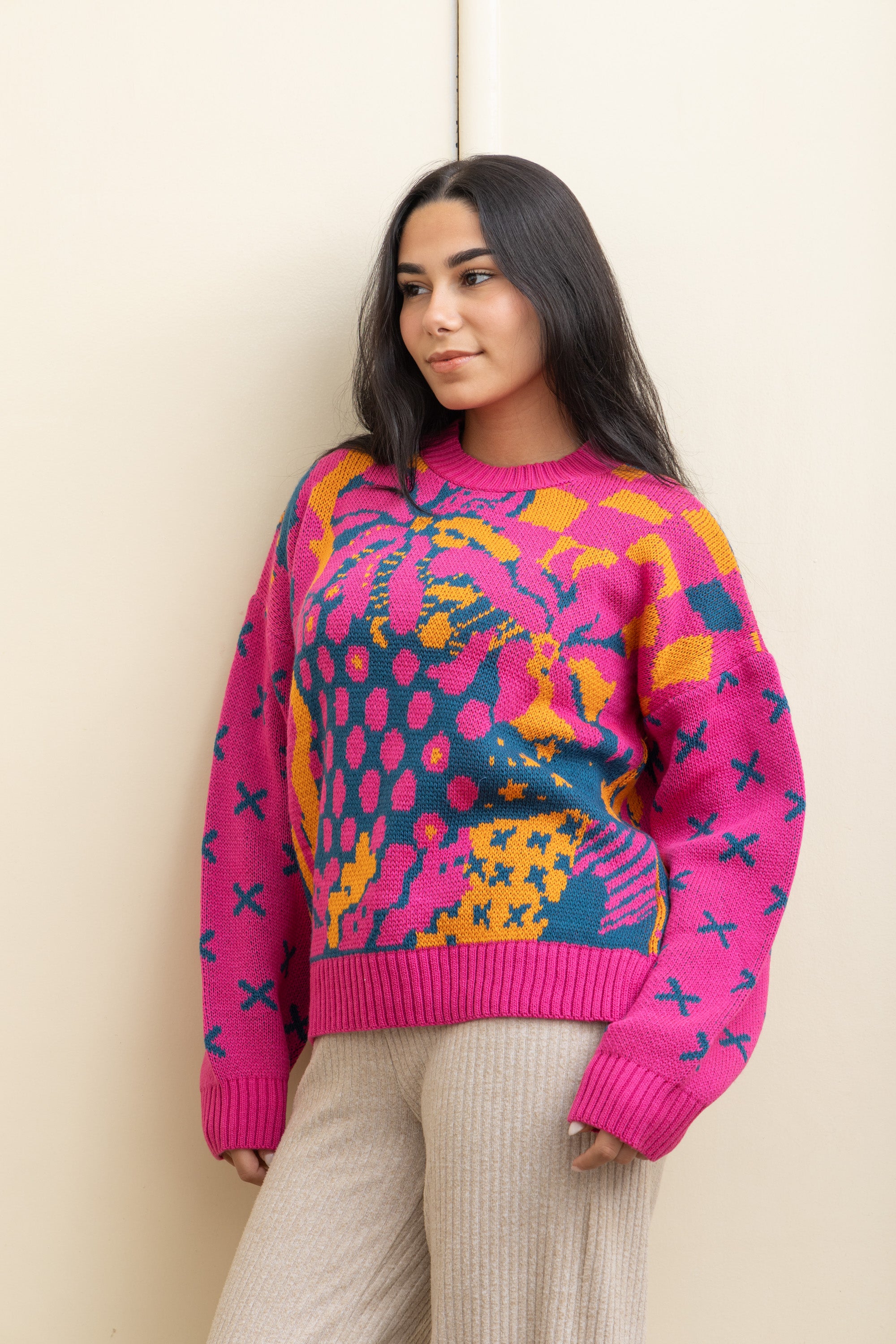 Image of Pink Knit Pullover – Classic with a Twist